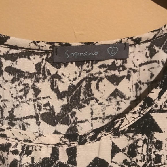 Soprano Dress - Picture 4 of 6